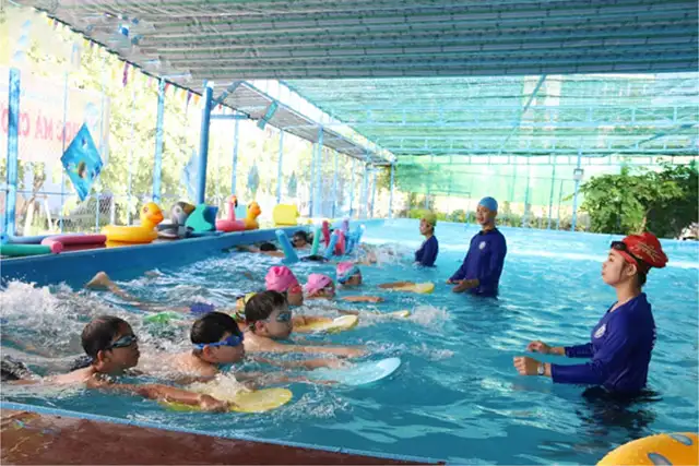 5 lợi ích vàng khi cho trẻ học bơi từ nhỏ