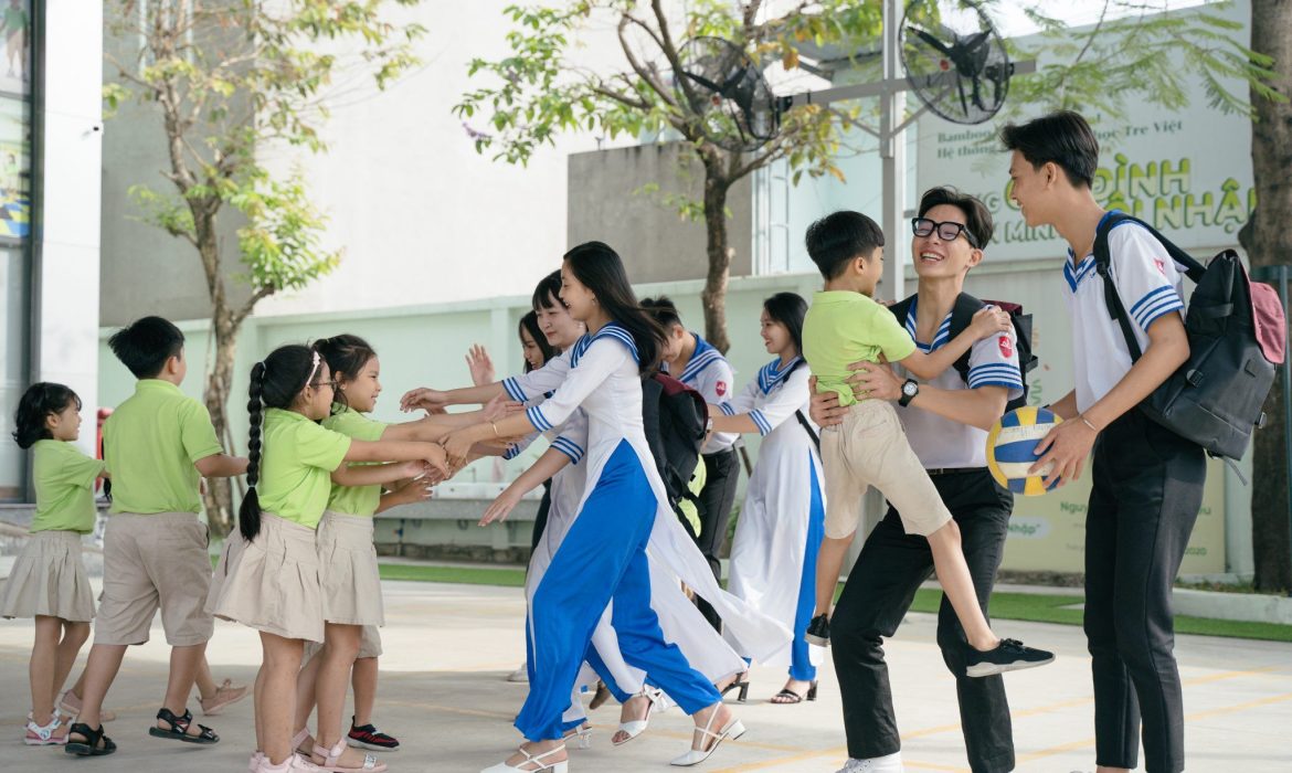 Trường liên cấp Bamboo School