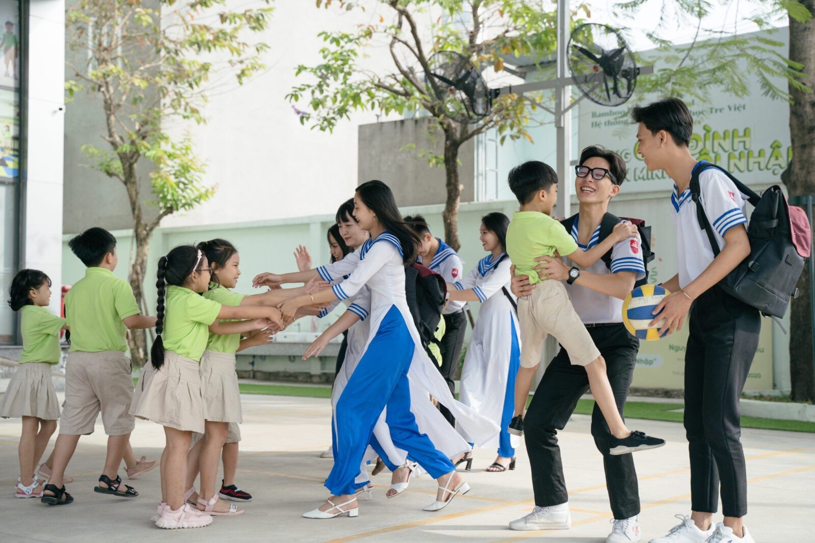 Trường liên cấp Bamboo School