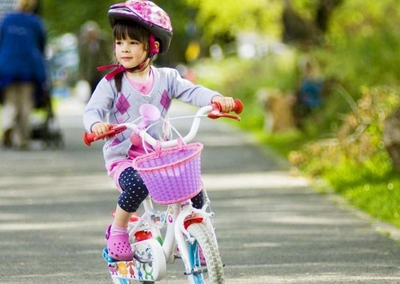 Lợi ích từ việc dạy trẻ tập xe đạp sớm