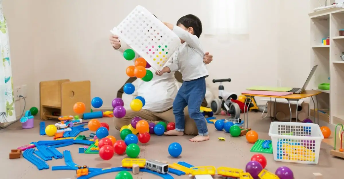 Rèn luyện kỹ năng xã hội cho trẻ bằng cách để trẻ sắp xếp đồ đạc