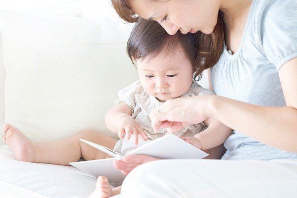 Khuyến khích trẻ lớn lên cùng sách và cách chọn sách phù hợp với từng độ tuổi.