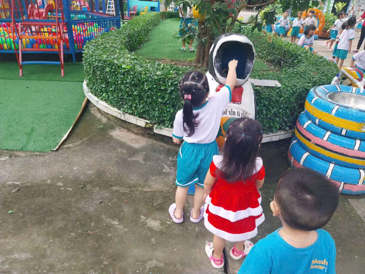 Tip chỉ dạy trẻ bỏ rác đúng nơi