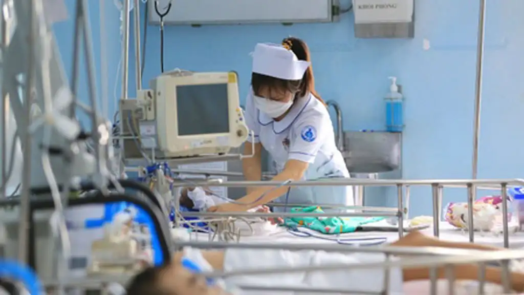 Trẻ em phải nhập viện do biến chứng từ bệnh cúm