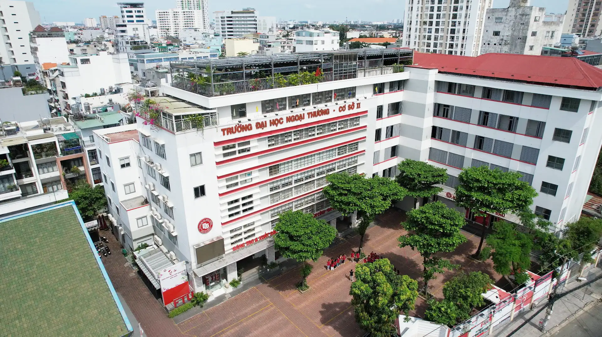 Đại Học Ngoại Thương Cơ Sở II - Trường Đào Tạo Ngành Tài Chính Chất Lượng