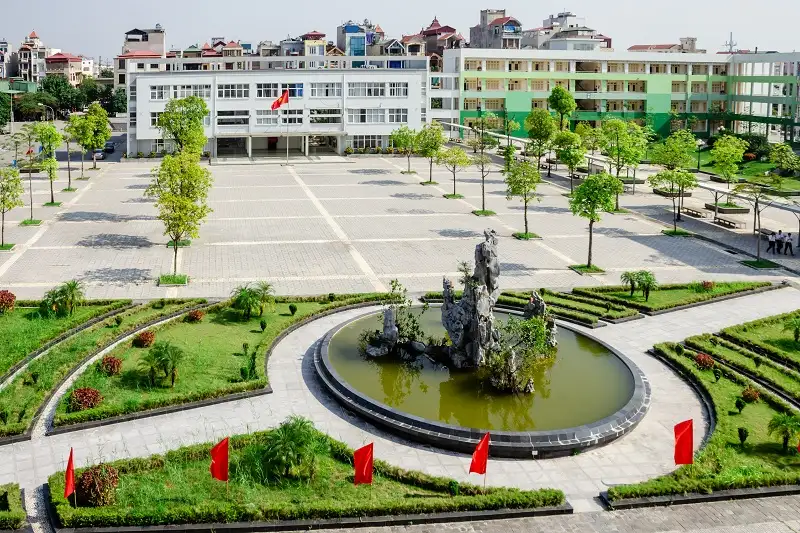 Trường THPT chuyên Nguyễn Huệ – Hà Nội
