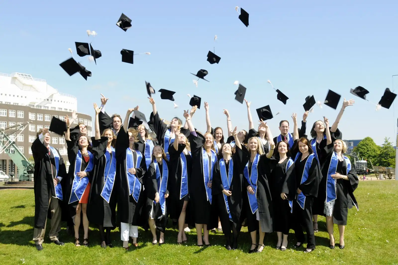 Việc lựa chọn du học dài hạn hay du học ngắn hạn phụ thuộc vào mục tiêu học tập, ngân sách và định hướng tương lai