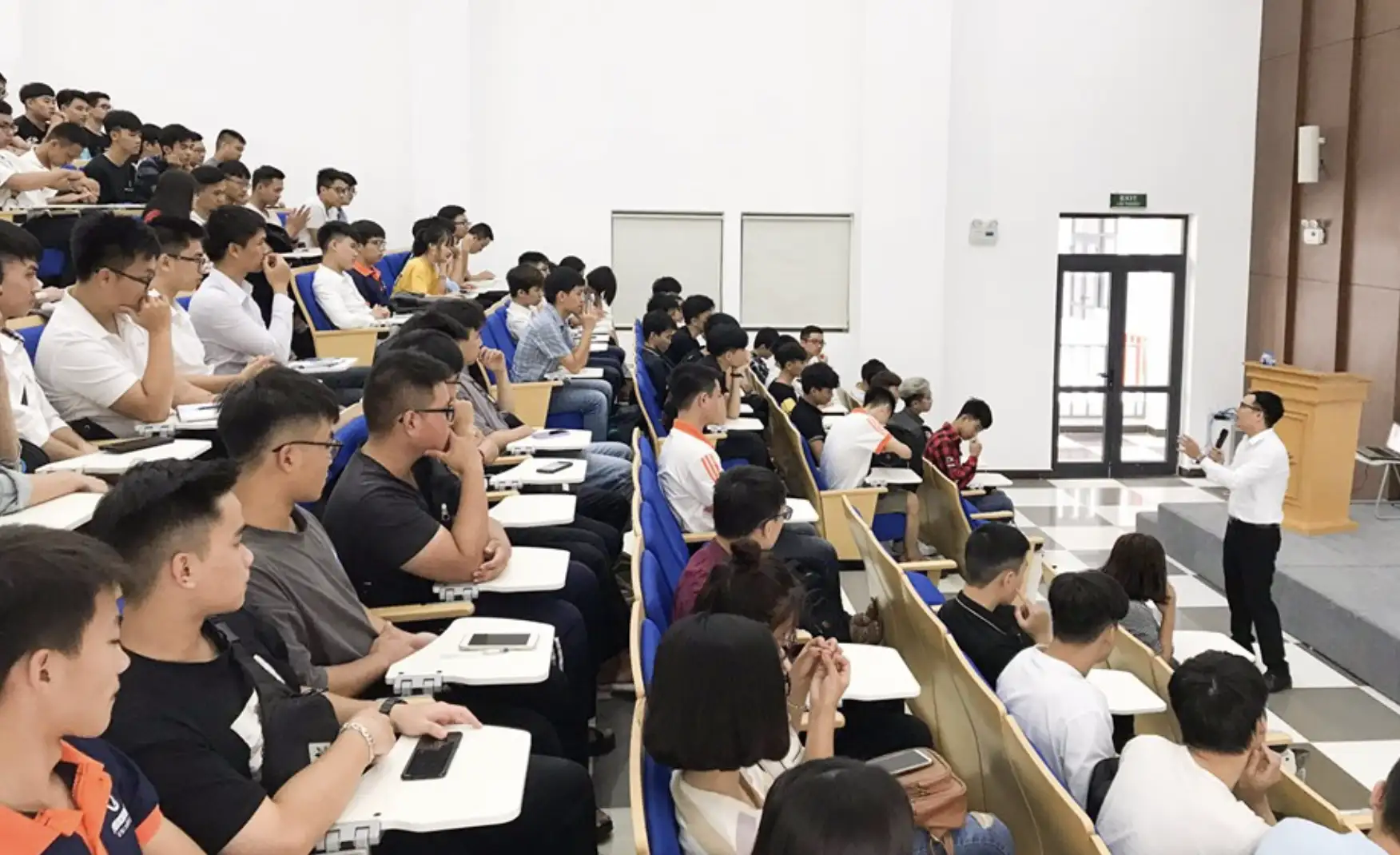 Ngành Quản Lý Chuỗi Cung Ứng Logistics Học Gì?