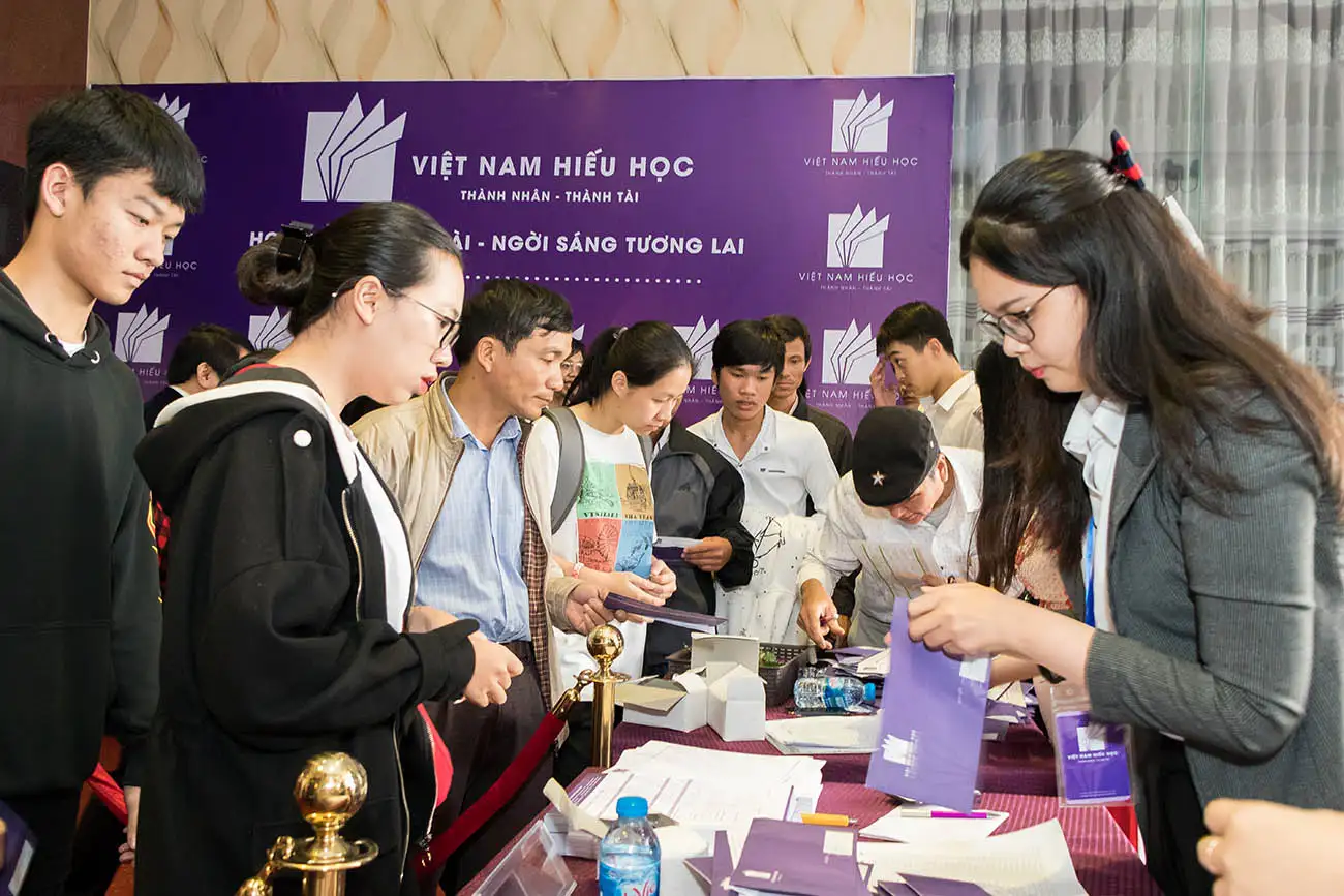 Kinh Nghiệm Chọn Trung Tâm Tư Vấn Du Học TPHCM Đáng Tin Cậy