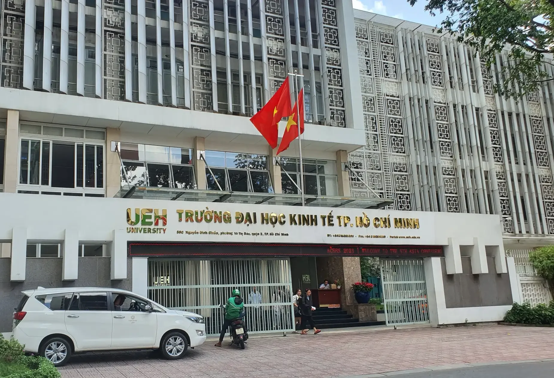 Đại học Kinh Tế - Trường Đào Tạo Ngành Luật Kinh Tế Nổi Bật TPHCM