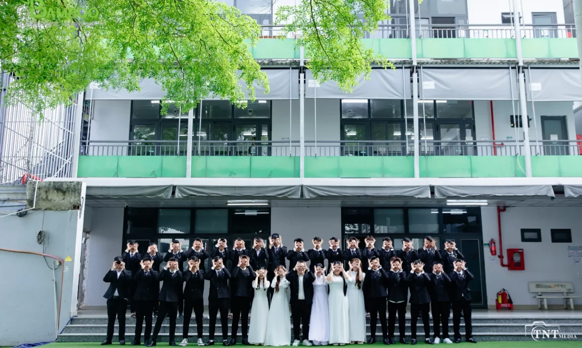 NHÌN LẠI HÀNH TRÌNH THANH XUÂN RỰC RỠ CỦA HỌC SINH KHỐI 12 TẠI BAMBOO SCHOOL